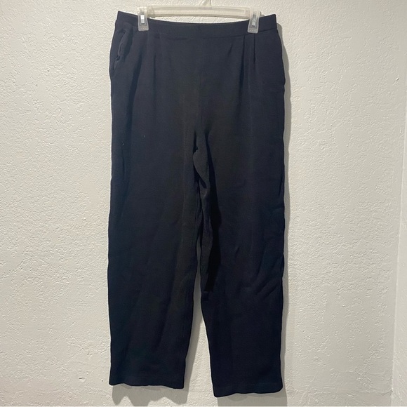St. John Separates Santana Knit Black Pleated Women's Size 10 PantsVintage